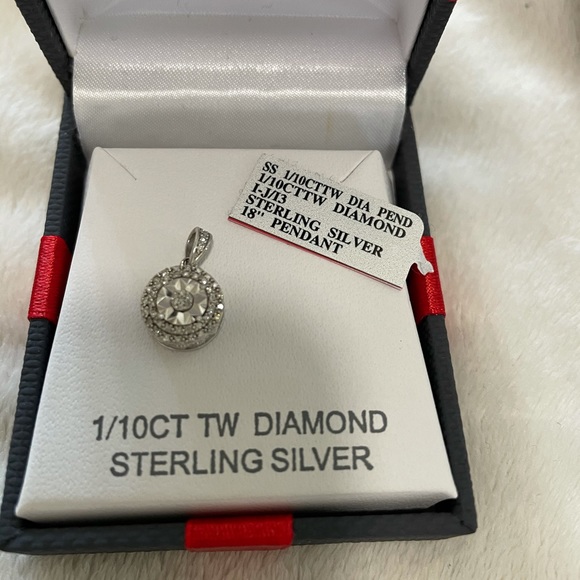 Beautiful Sterling silver and diamond pendant - Picture 9 of 10